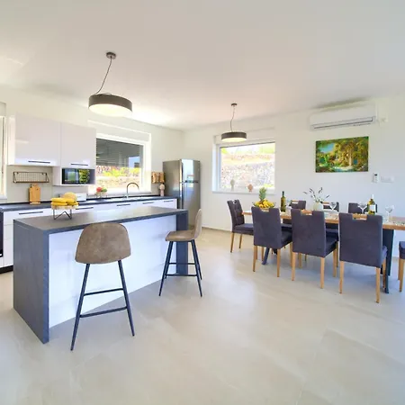 Bella Vista With Sea View