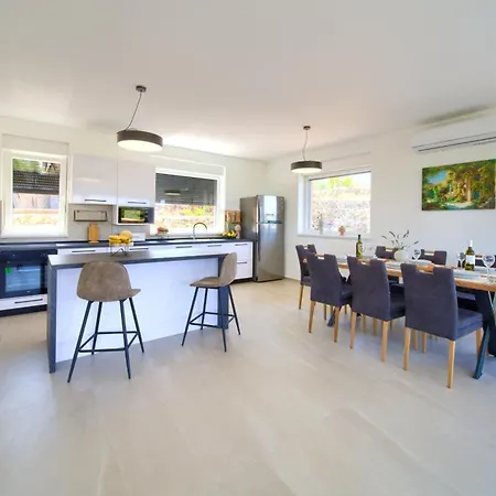 Bella Vista With Sea View Villa